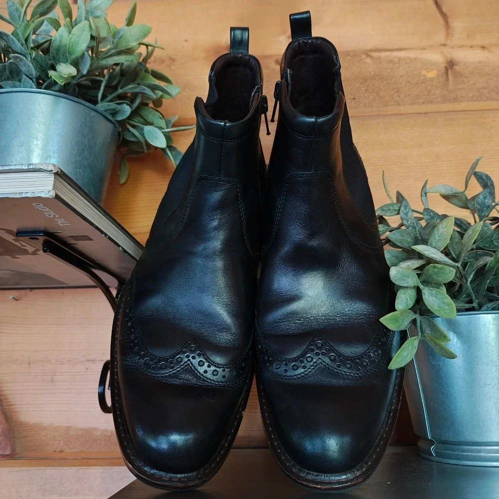 Ecco Biarritz Black Patent Leather Wingtip Ankle Chelsea Dress Boots Sz 41/7-7.5